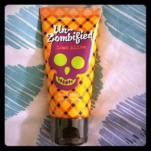 Perfectly Posh Unzombified Face Mask